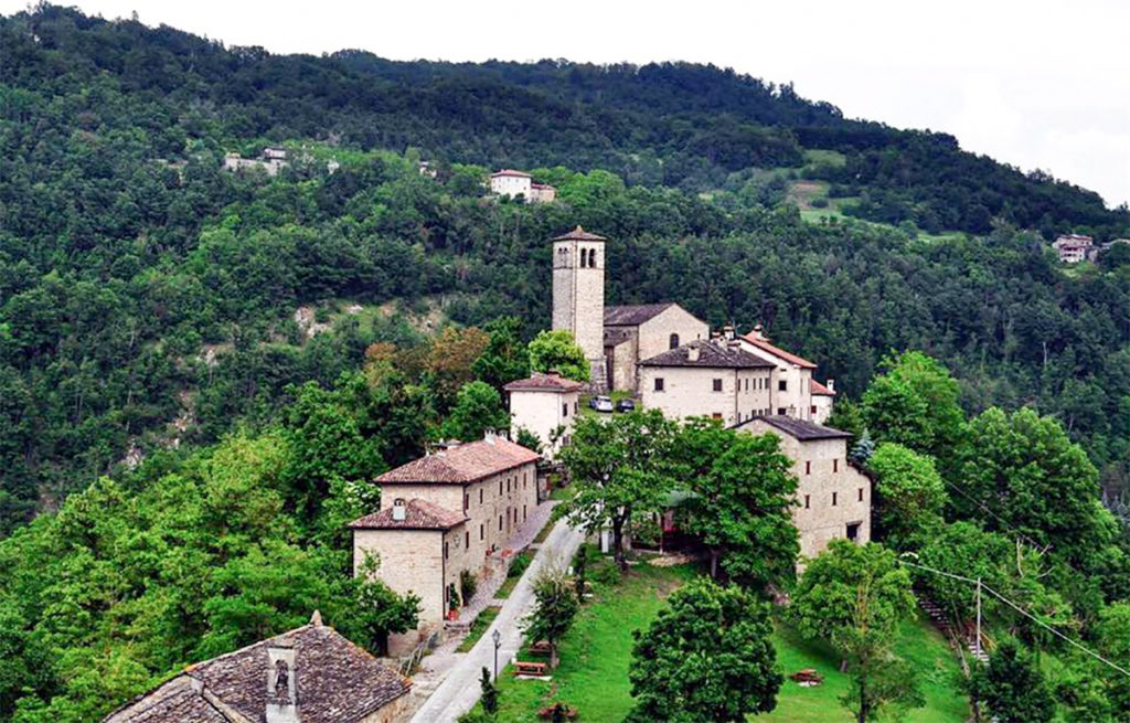 Gombola Borgo Teatro dei Venti Progetto artistico culturale appennino modenese