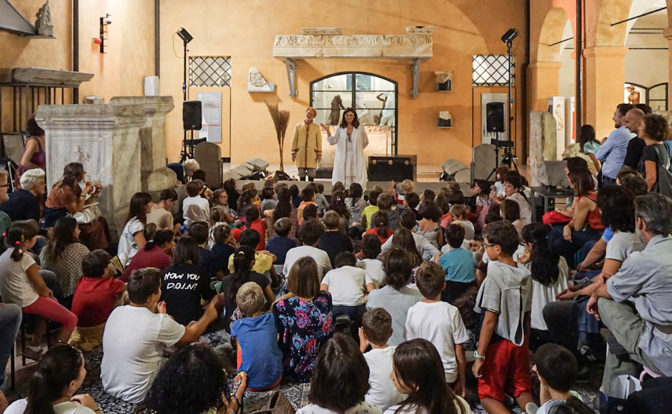 L'acciarino magico. Fotografia di Pieranna Gibertini Intervista MoCu Modena Cultura Didattica Museale