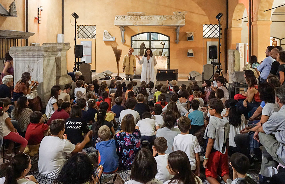 L'acciarino magico. Fotografia di Pieranna Gibertini Intervista MoCu Modena Cultura Didattica Museale